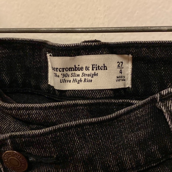 Abercrombie & Fitch The 90s Slim Straight Ultra High Rise Black Jeans Size 27/4 - Picture 4 of 7